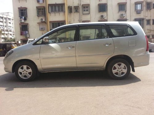 Toyota Innova 2.5 LE 2014 Diesel 8 Seater for sale