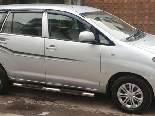 Toyota Innova 2.5 G4 8 STR, 2010, Diesel for sale