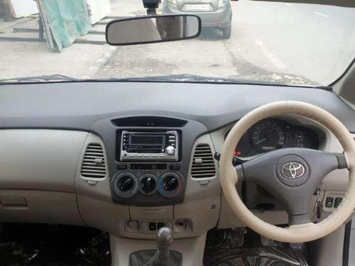 Toyota Innova 2.5 G4 8 STR, 2010, Diesel for sale