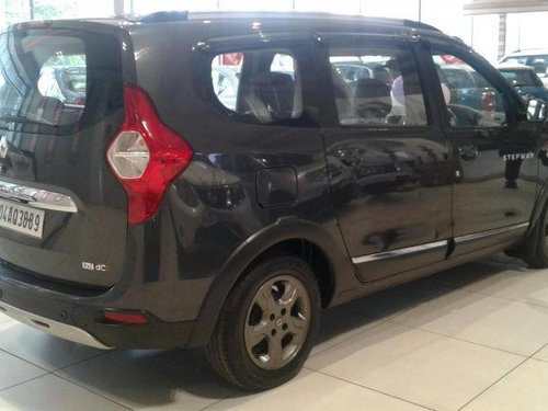 Renault Lodgy 110PS RxZ 8 Seater by owner