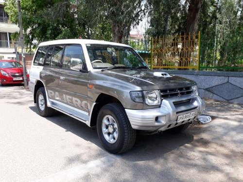 Used Mitsubishi Pajero Sport car at low price