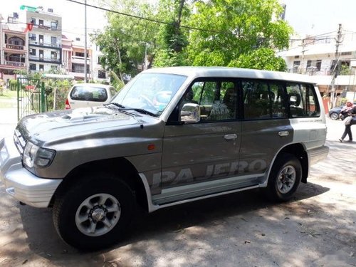 Used Mitsubishi Pajero Sport car at low price