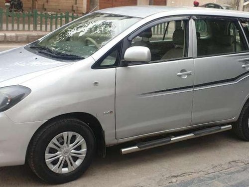 Toyota Innova 2.5 G4 8 STR, 2010, Diesel for sale