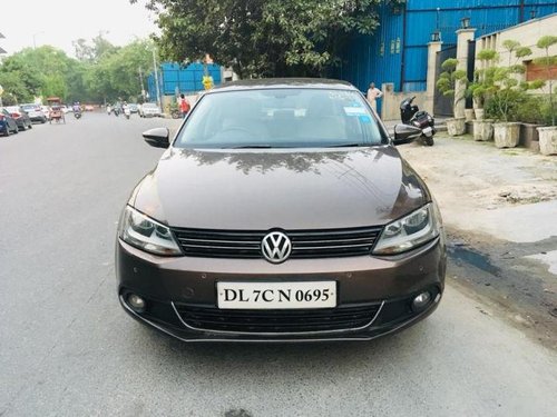 Used Volkswagen Jetta car at low price