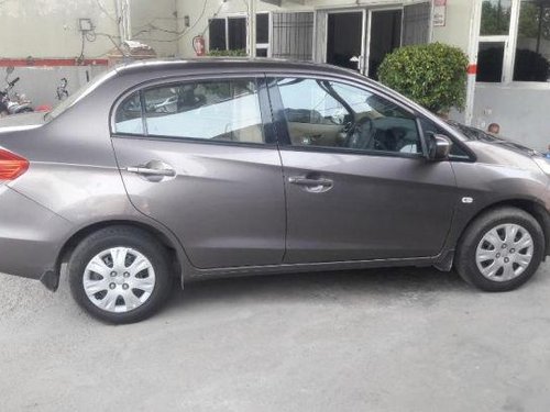 Used 2014 Honda Amaze car at low price