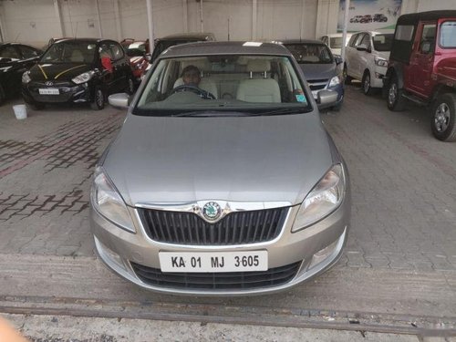 Used Skoda Rapid car at low price