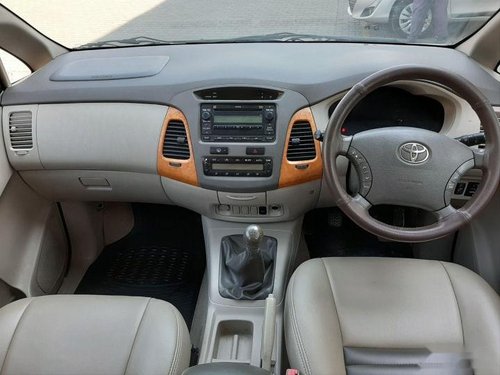 Toyota Innova 2.5 VX 7 STR 2010 for sale