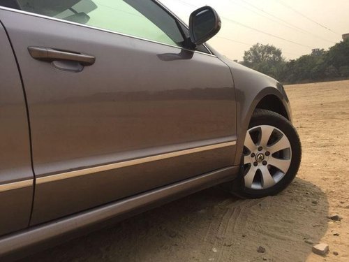 Used Skoda Superb 2009-2014 car at low price