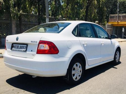 Used Skoda Rapid car at low price