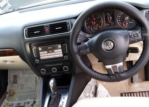 Used Volkswagen Jetta car at low price