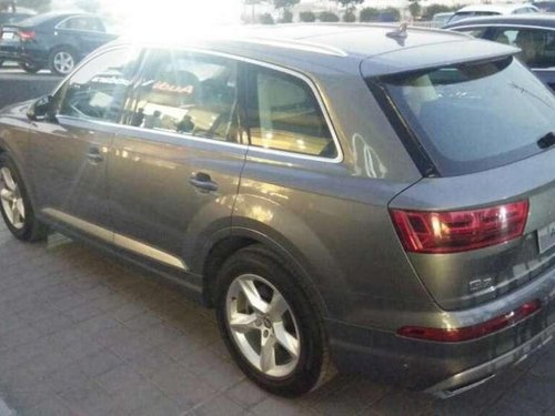 Used Audi Q7 car at low price