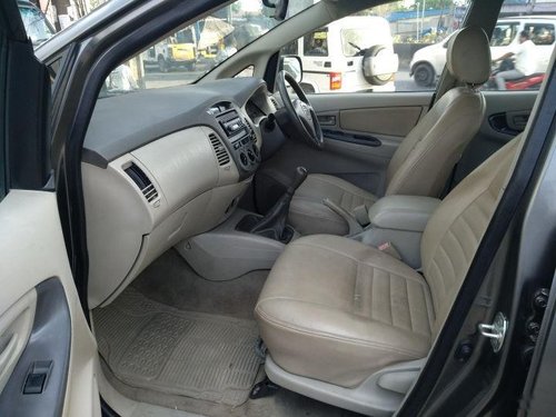 Used Toyota Innova MT 2004-2011 car at low price