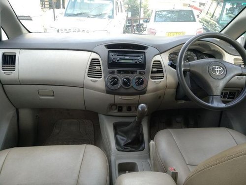 Used Toyota Innova MT 2004-2011 car at low price