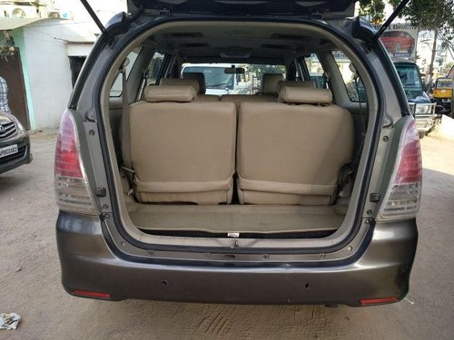 Used Toyota Innova MT 2004-2011 car at low price