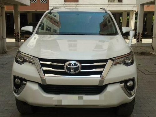 Used Toyota Fortuner  2.8 2WD AT car at low price