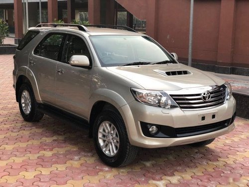 Toyota Fortuner 4x2 AT 2015 for sale