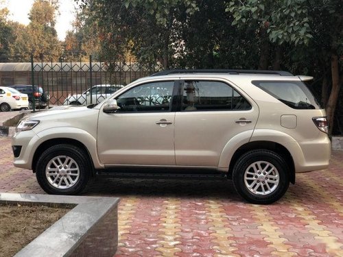 Toyota Fortuner 4x2 AT 2015 for sale