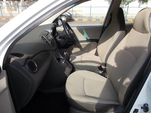 Used Hyundai i10 Sportz AT car at low price