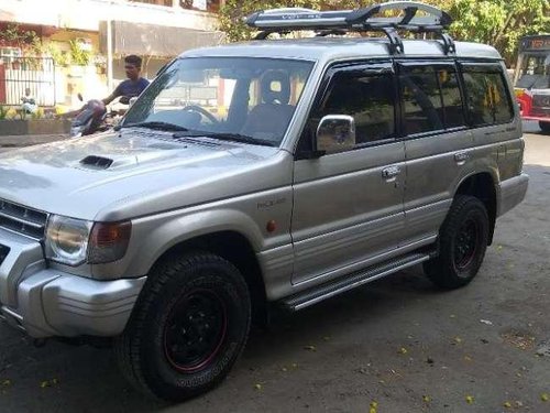 Used Mitsubishi Pajero car at low price