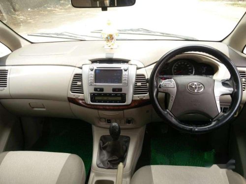 Used Toyota Innova 2.5 VX 8 STR 2012 MT for sale 