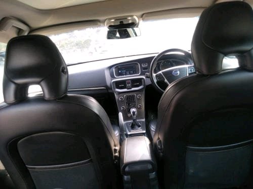 Used 2013 Volvo V40 Diesel MT for sale in New Delhi