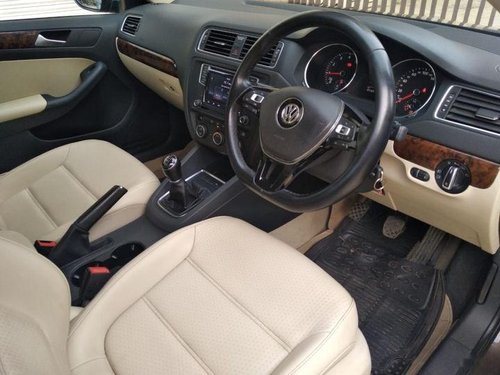 Used Volkswagen Jetta MT 2013-2015 car at low price