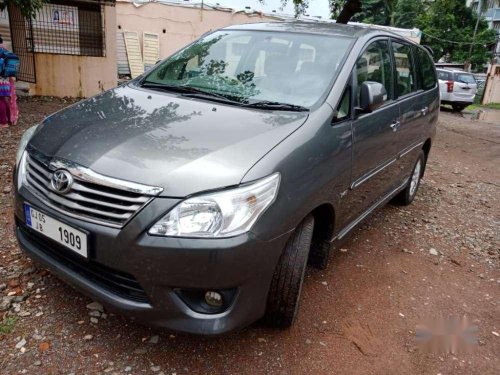 Used Toyota Innova 2.0 V, 2012, Diesel MT for sale 