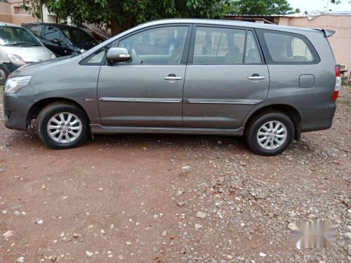 Used Toyota Innova 2.0 V, 2012, Diesel MT for sale 