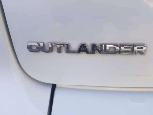 Used Mitsubishi Outlander car 2.4 AT at low price