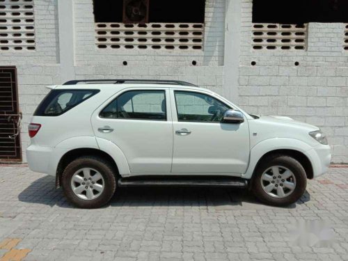 Toyota Fortuner 4x4 MT 2010 for sale 