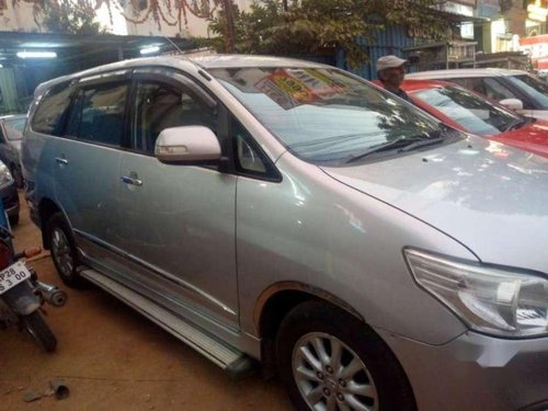 Used Toyota Innova car MT at low price