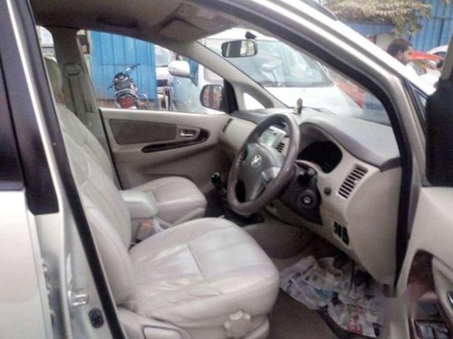 Used Toyota Innova car MT at low price