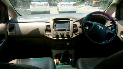 2015 Toyota Innova Diesel MT for sale in New Delhi