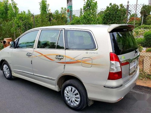 Used Toyota Innova car MT at low price