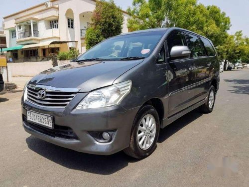 Used Toyota Innova car MT at low price