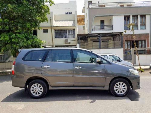 Used Toyota Innova car MT at low price