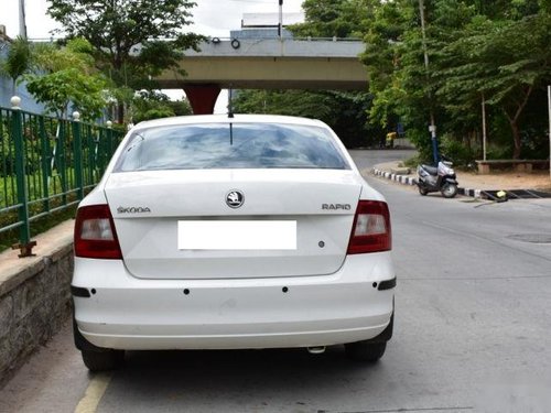 Used Skoda Rapid 1.6 MPI Ambition MT car at low price