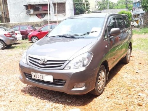 Used Toyota Innova  2.5 GX 8 STR MT car at low price