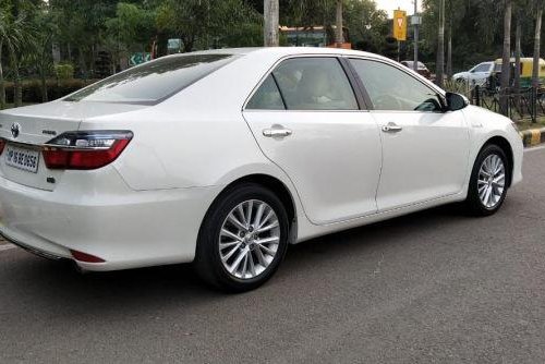 Used Toyota Camry 2.5 Hybrid AT car at low price