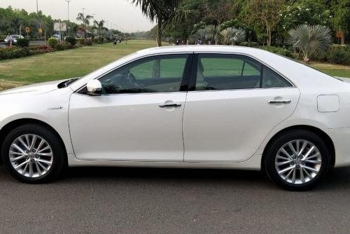 Used Toyota Camry 2.5 Hybrid AT car at low price