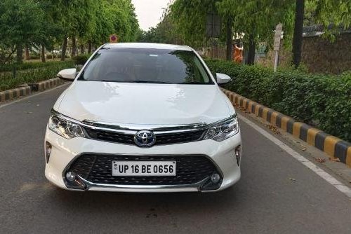 Used Toyota Camry 2.5 Hybrid AT car at low price