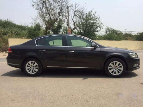 Used Volkswagen Passat car MT at low price