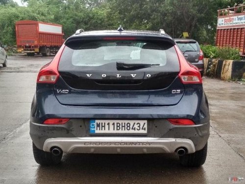 Used Volvo V40 Cross Country D3 AT car at low price