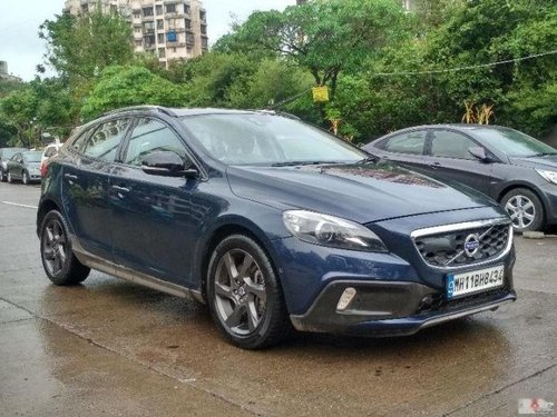 Used Volvo V40 Cross Country D3 AT car at low price