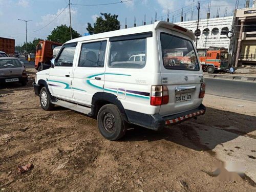 Toyota Qualis FS B3, 2004, Diesel MT for sale 