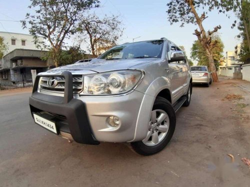 Toyota Fortuner 3.0 4x4 MT, 2011, Diesel for sale 