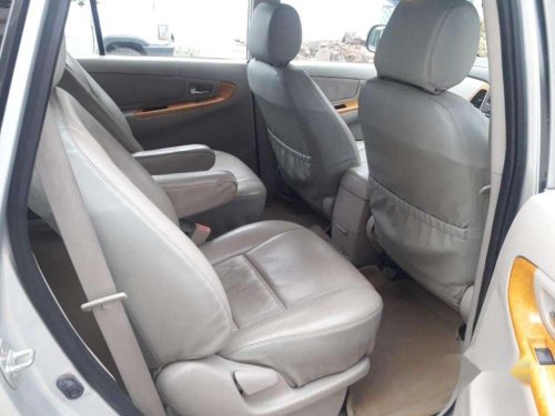 Used Toyota Innova car MT at low price