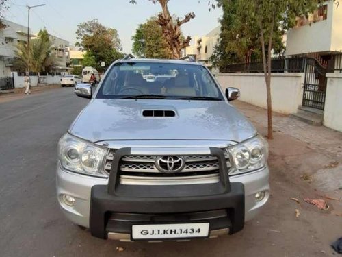 Toyota Fortuner 3.0 4x4 MT, 2011, Diesel for sale 