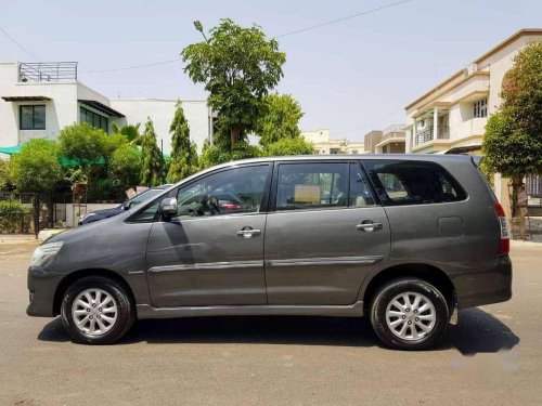 Toyota Innova 2.5 V 7 STR, 2013, Diesel MT for sale 