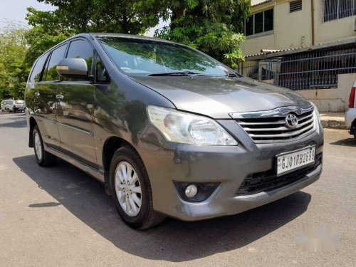 Toyota Innova 2.5 V 7 STR, 2013, Diesel MT for sale 